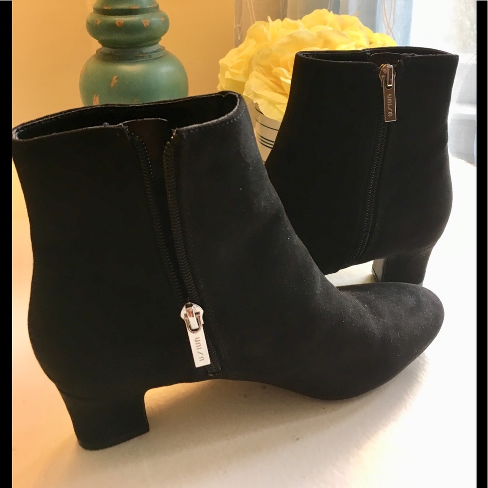 NWOT Black Suede Ankle Booties Size 6.5